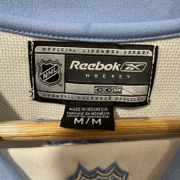 Toronto Maple Leafs Women’s NHL Hockey Jersey - Picture 5 of 8